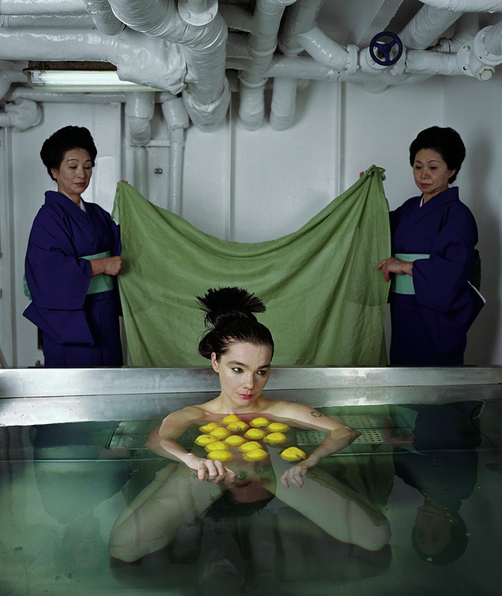 Бьорк, Мэтью Барни. «Рисуя границы 9». 2005. Фото: IFC Film