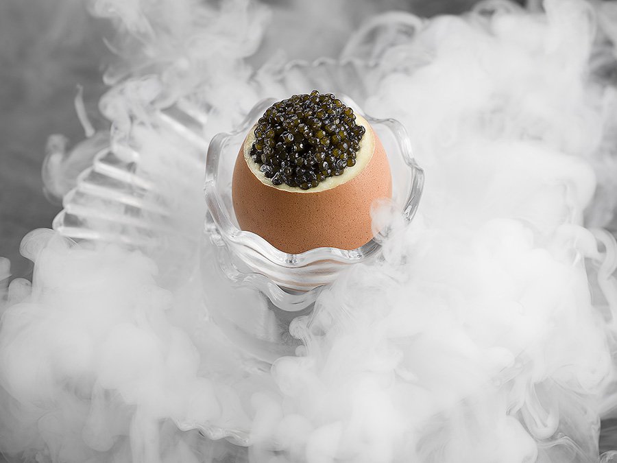 Самое известное блюдо, которое могут отведать гости отеля, — «Яйцо в яйце». Фото: «Гранд Отель Европа»