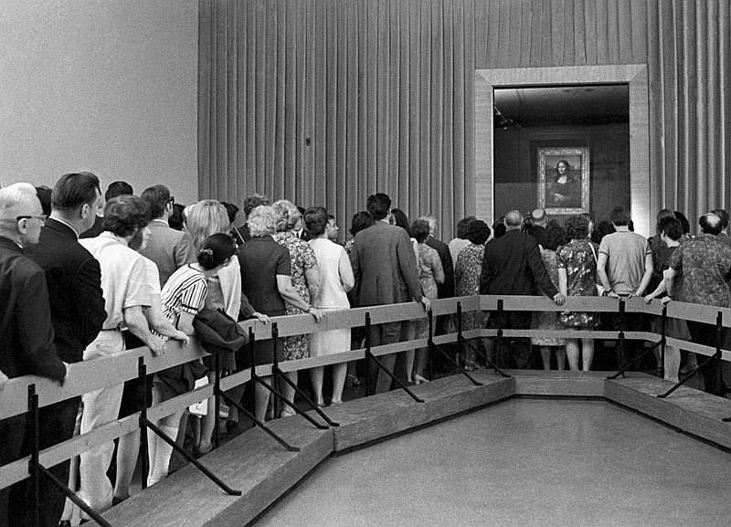 Очередь на просмотр «Джоконды» в залах ГМИИ им. А. С. Пушкина. Москва,1974г.
