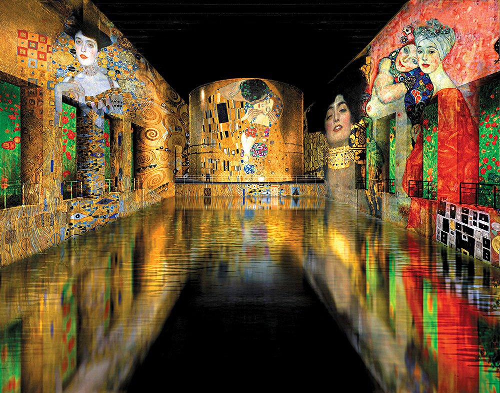 Работы Густава Климта в центре цифрового искусства «Бассейны света» (Bassins de Lumières). Фото: Culturespaces