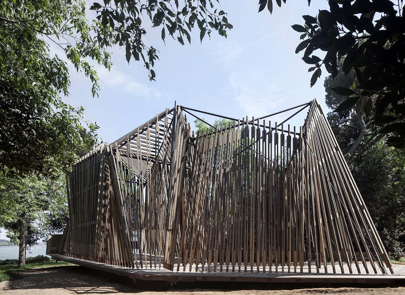 Часовня архитектора Нормана Фостера. Фото: Аndrea Avezzù, Italo RondInella, Francesco Galli / La Biennale di Venezia