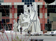 Скульптура Дюбюффе отправится на новое место в Чикаго после продажи здания Google