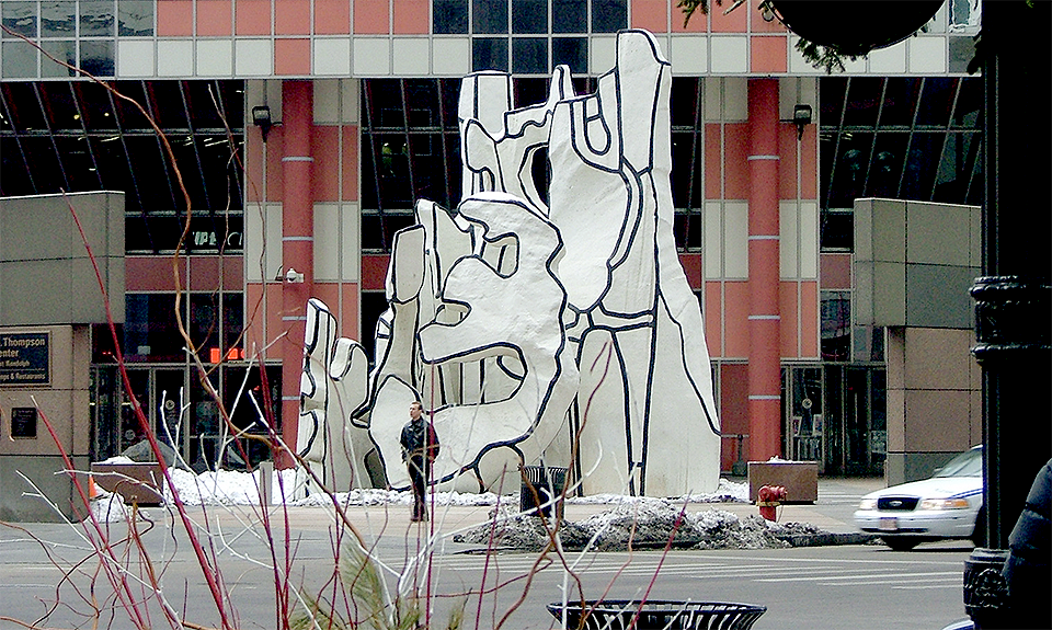 «Монумент со стоящим зверем» (1984) Жана Дюбюффе перед Центром Томпсона. Фото: Wikimedia Commons