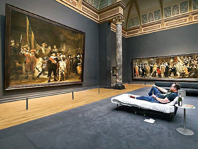 10-миллионному посетителю Рейксмузеума позволили провести ночь у «Ночного дозора» Рембрандта. Courtesy of Rijksmuseum