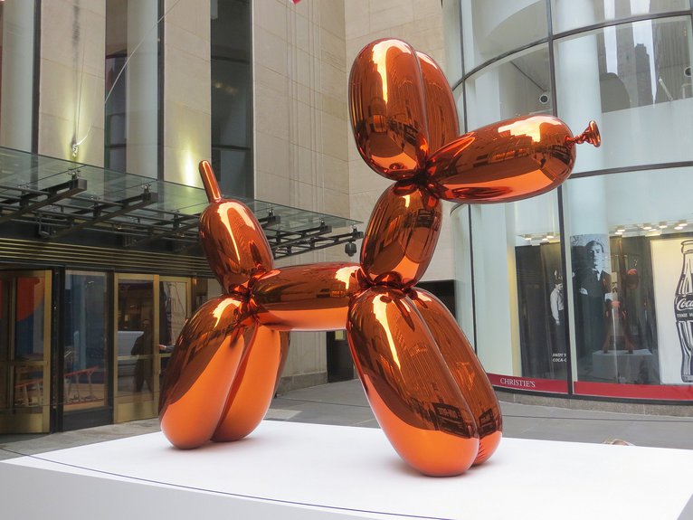 Джефф Кунс. "Надувная собачка (Оранжевая)", Christie's, $58 млн
