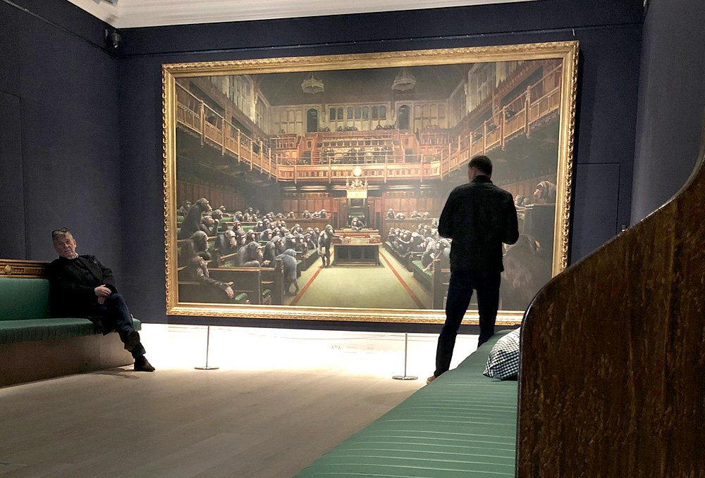 Бэнкси. «Деградировавший парламент». Фрагмент. Картина продана за £9,9 млн. Фото: Ильдар Галеев