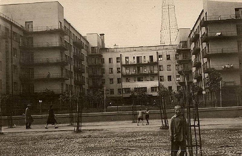 Первый дом-коммуна в Москве на улице Лестева. Фото начала 1930-х