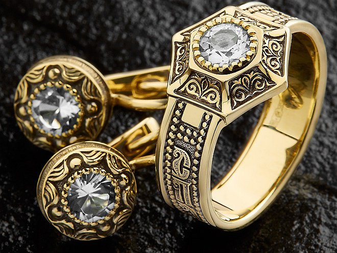 Перстень и серьги «Спаси и сохрани» с бриллиантами из новой коллекции. Фото: «Владимир Михайлов»