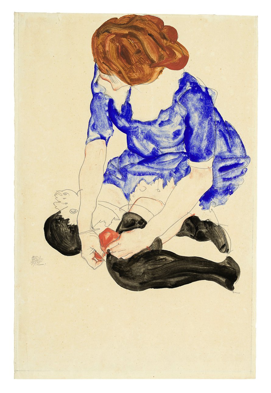 Эгон Шиле. «Женщина в голубом платье, завязывающая подвязку». 1912