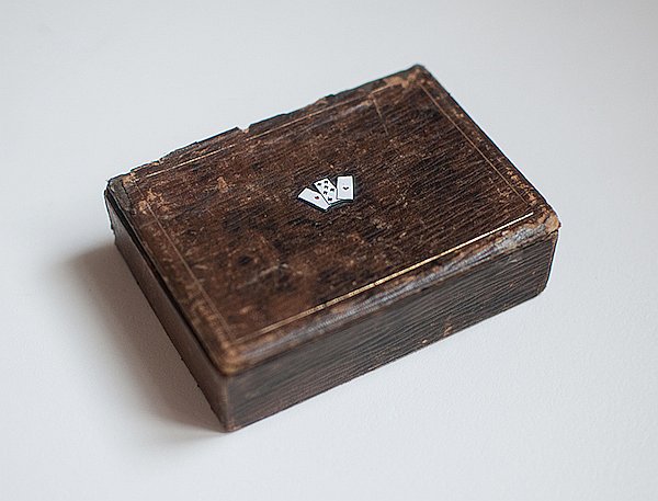 Шкатулка для двух карточных колод XIX века