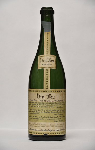 Bottle of French champagne as presented to USSR by Henry Maire in 1959 for the Luna 3 missio