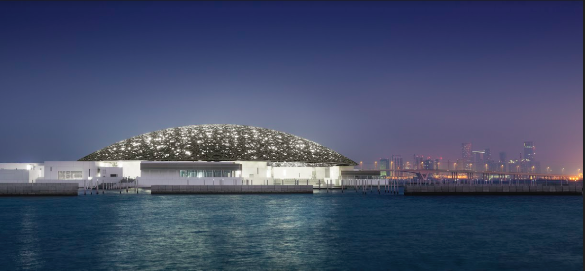 Здание музея Лувр - Абу-Даби архитектора Жана Нувеля. Фото: Louvre Abu Dhabi