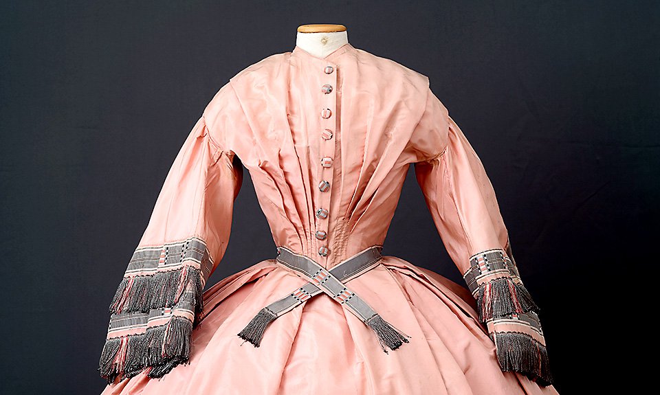 Платье на кринолине. Россия. 1860-е. Фото: Государственный исторический музей