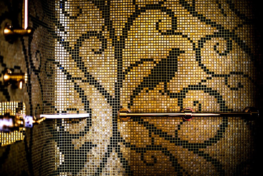 Элемент мозаики в ванной комнате
