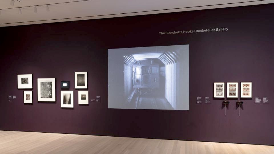 В галерее 502 восстановлены кадры, снятые в 1905 г. в нью-йоркской подземке. Фото: Jonathan Muzikar/Museum of Modern Art