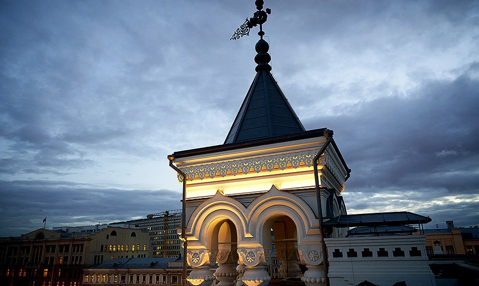 Воссозданный флюгер на южном фасаде. Фото: Политехстрой