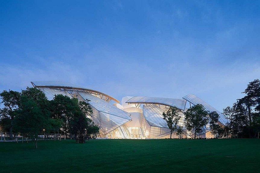 Здание Фонда Louis Vuitton в Париже, построенное по проекту Фрэнка Гери. Фото: Fondation Louis Vuitton