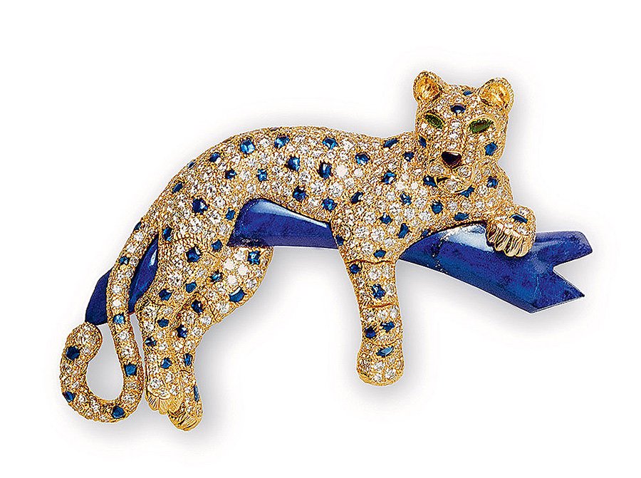 Брошь Panthère. 1988. Бриллианты, сапфиры, изумруды, оникс, лазурит. Фото: Cartier