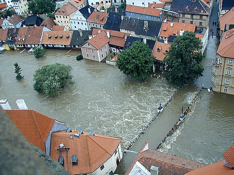 Город-музей Чески-Крумлов в Чехии, пострадавший от наводнения. Фото: Kanak