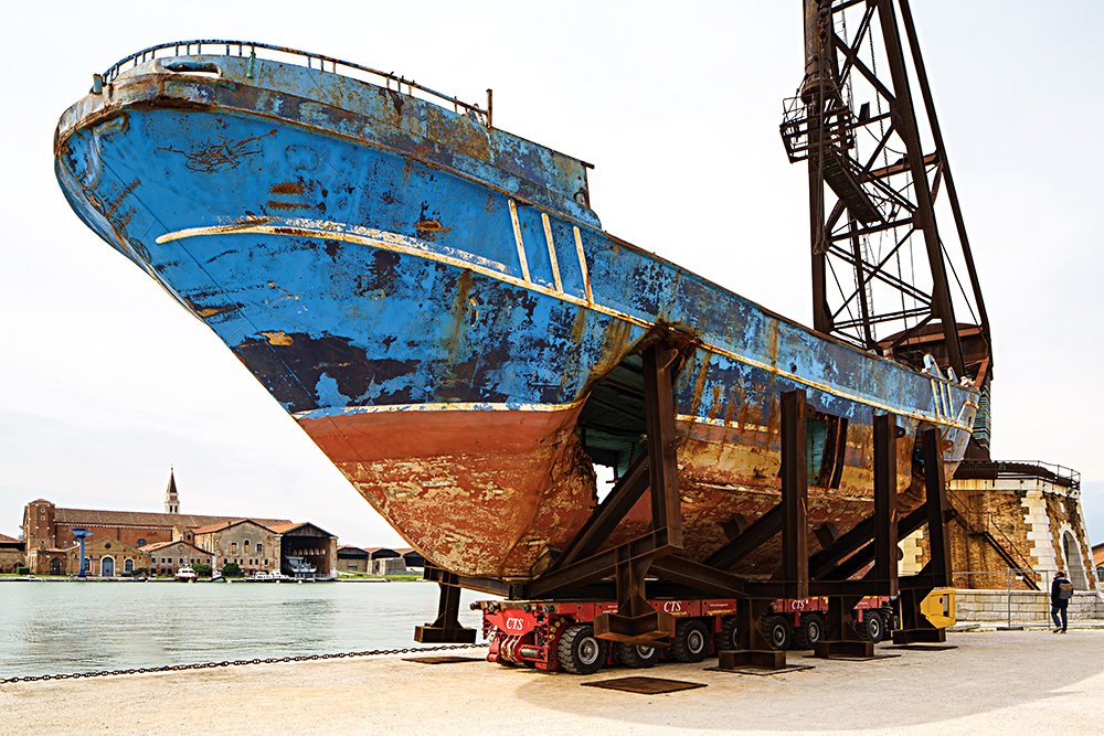 Кристоф Бюхель. Barca nostra («Наша лодка»). 2018–2019. Фото: Andrea Avezzù