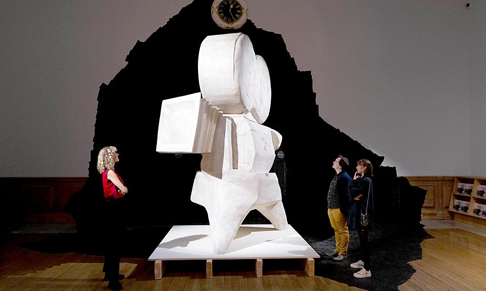 Скульптура «Мотор» Уильяма Кентриджа в экспозиции Королевской академии художеств. Фото: David Parry/Royal Academy of Arts, London