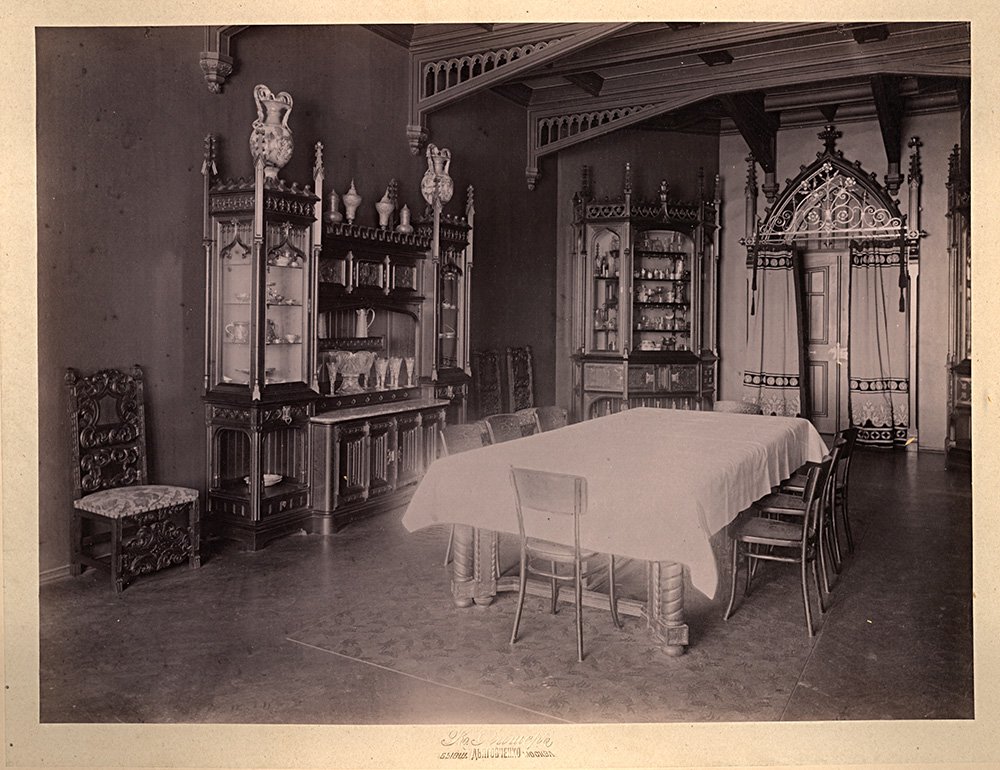 Граненая столовая. 1900-е гг. Фото: ГЦТМ им. А.А. Бахрушина