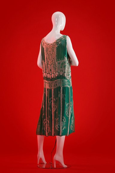 Вечернее платье из шифона, вышитое бисером и стеклярусом. 1920-е. Из гардероба актрисы МХАТ Марии Андреевой. Фото: Музей Москвы