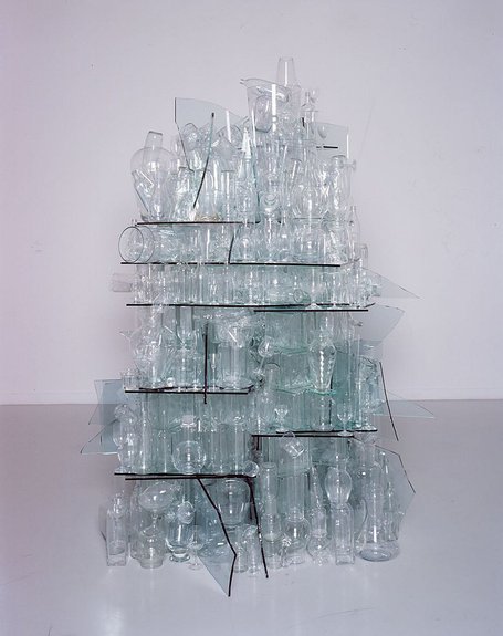 Стопка прозрачного стекла, 2000Стекло. 255 × 200 × 200© Tony Cragg Studio, Fondazione Berengo
