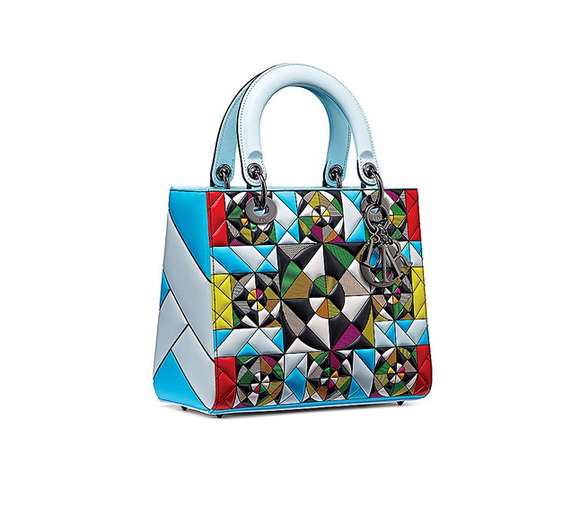 Сумка Lady Dior, созданная в коллаборации с художником Эдуардо Террасасом в рамках проекта Dior Lady Art #4