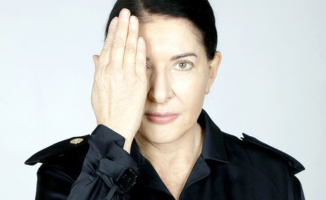 Марина Абрамович полгода не сможет летать и делать перформансы