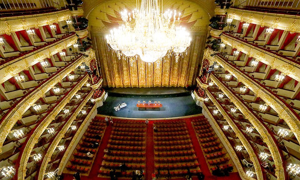Историческая сцена Большого театра. Фото: Сергей Карпухин/ТАСС