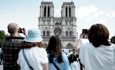 Собор Парижской Богоматери вновь примет посетителей в 2024 году