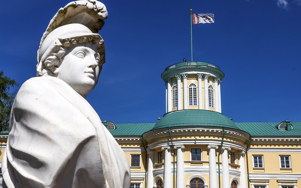 Минкультуры объявило о кадровой ротации в самом ведомстве и «Архангельском»