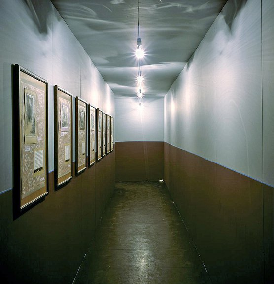 Лабиринт (Альбом моей матери). Илья и Эмилия Кабаковы, 1990, Tate. © Ilya & Emilia Kabakov