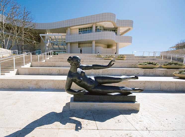Институт реставрации Гетти, располагающийся в здании Центра Гетти в Лос-Анджелесе, известном как «белый принц на холме», стремится развивать методики консервации произведений искусства и архитектуры. Его годовой бюджет составляет приблизительно $15 млн