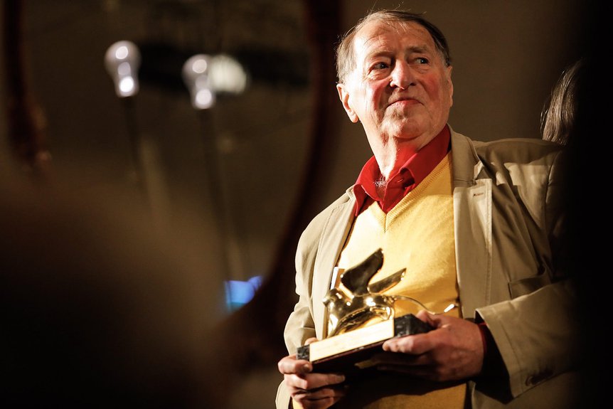 Франц Эрхард Вальтер. Photo By Jacopo Salvi. Courtesy of La Biennale di Venezia