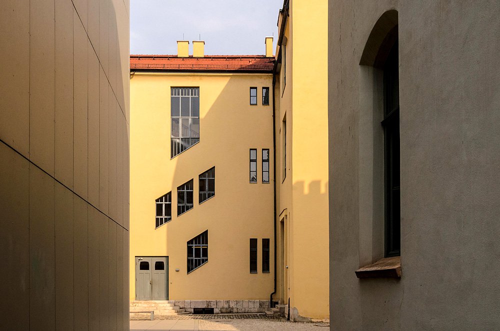 Здание Баухауса в Веймаре. Вид со двора. Фото: Alamy / ТАСС