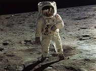 Метрополитен представляет выставку «Муза Аполлона. Луна в эпоху фотографии»