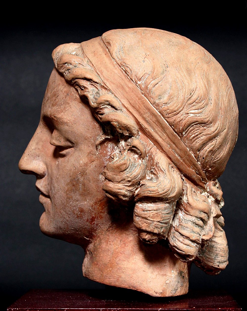 Терракотовая голова, авторство которой приписывают Леонардо да Винчи. Фото: All'Institut Francais di Milano
