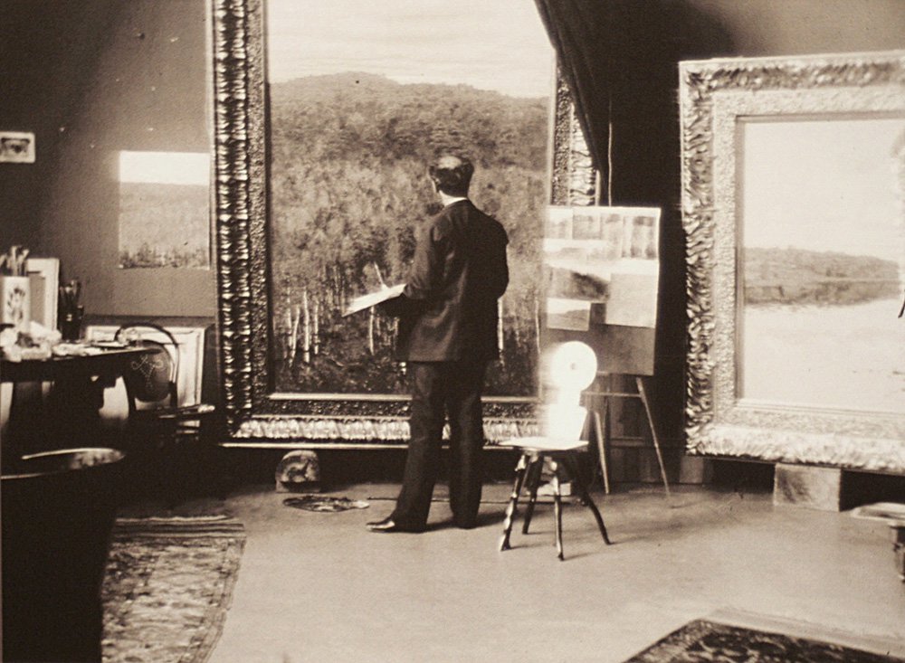 Исаак Левитан в своей мастерской. 1890-е. Фото: личный архив Николая Аввакумова