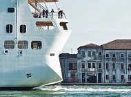 Власти Италии запретили круизным лайнерам заходить в Венецианскую лагуну