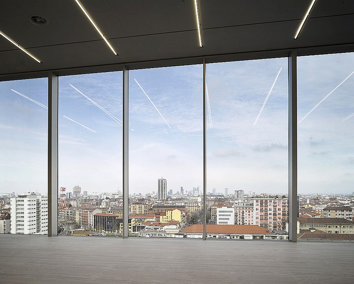 Вид с «Башни» Фонда Prada. Фото: Bas Princen/Courtesy Fondazione Prada