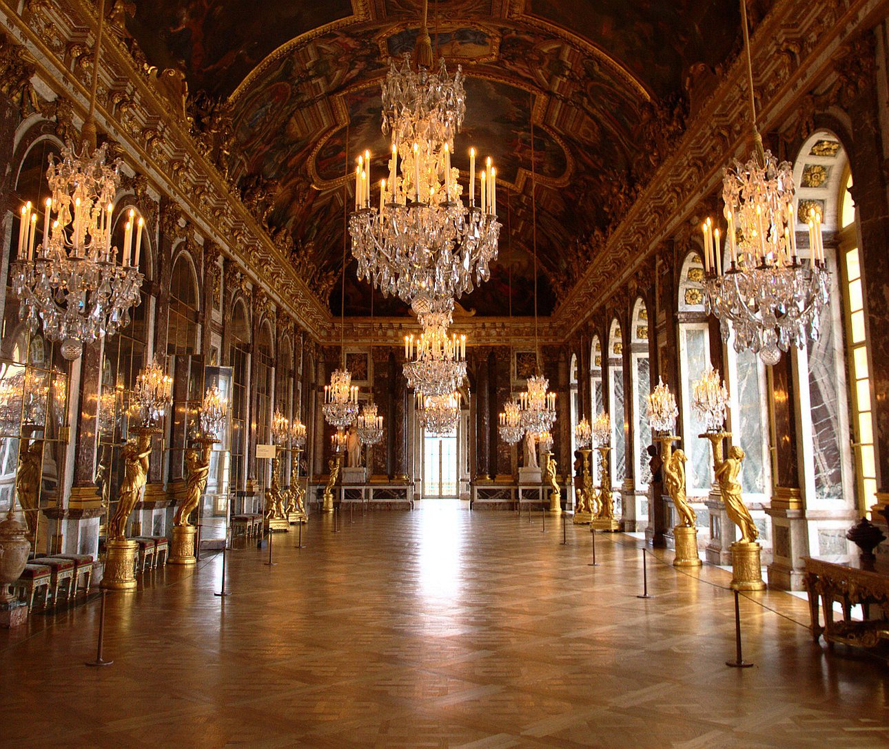 Зеркальный зал Версальского дворца / Scott Sherrill-Mix/flickr.com