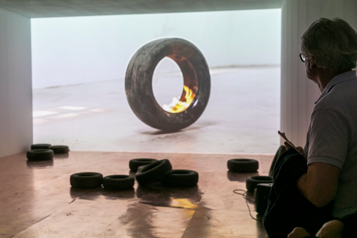 Галерея Gavin Browns. Проект Риркрита Тиравания. Фото: Art Basel