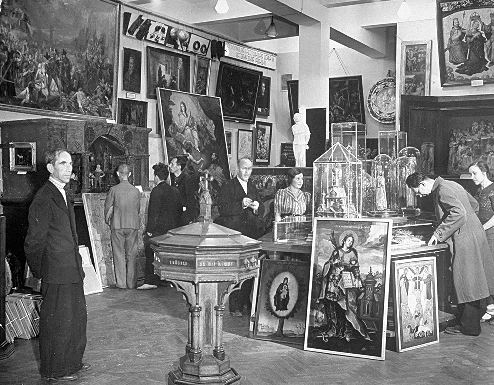 Интерьер антирели­гиозного музея. 1941. Фото: Margaret Bourke-White/The life Picture collection/Getty image