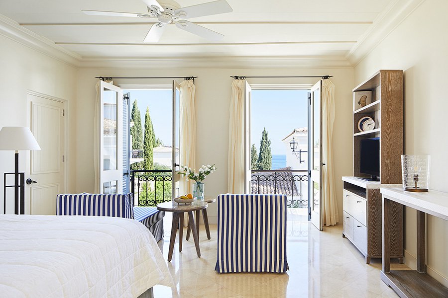 Номер Studio Suite с видом на море. Фото: Anassa