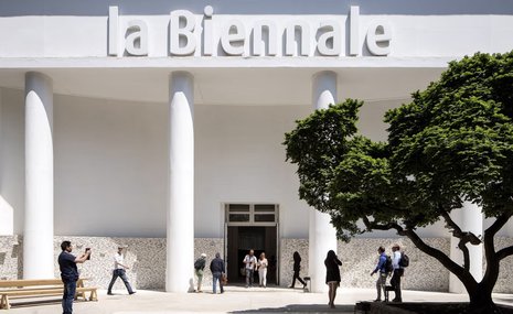 Команда Венецианской биеннале рассказала, как воплощает идею Койо Коуо