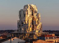 Открытие мерцающей башни Luma Arles Фрэнка Гери намечено на июнь