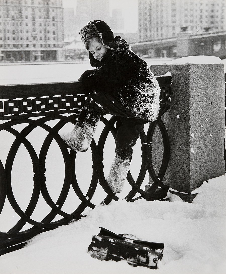 Дмитрий Бальтерманц. «Почему Коля не пошел в школу?». 1960-е. Фото: Cosmoscow