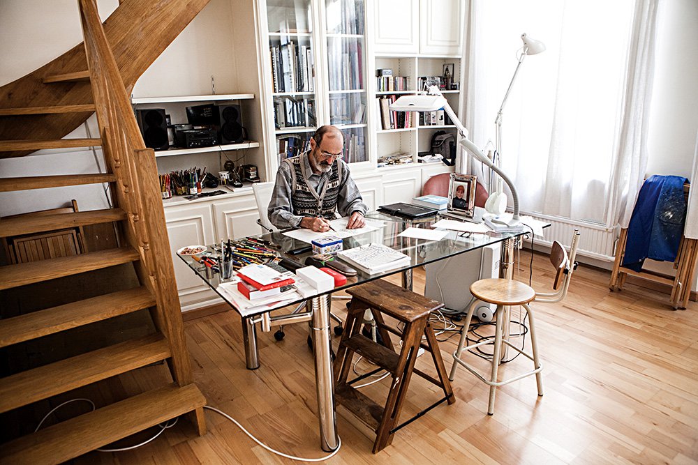 Эрик Булатов в своей мастерской в Париже. Фото: Юрий Тресков